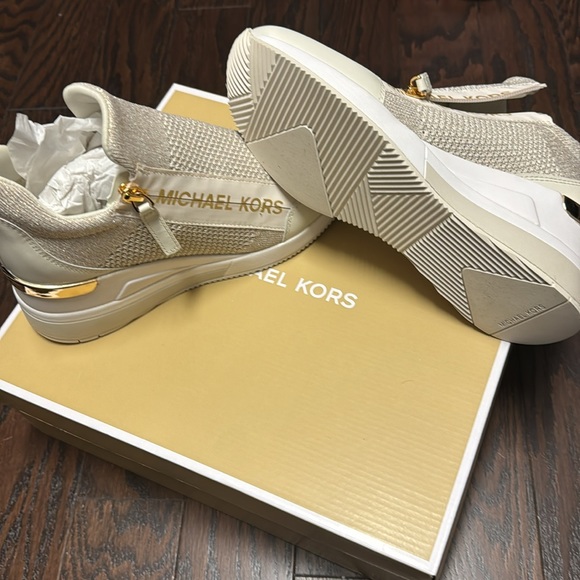 MK Willis Wedge - Picture 2 of 2